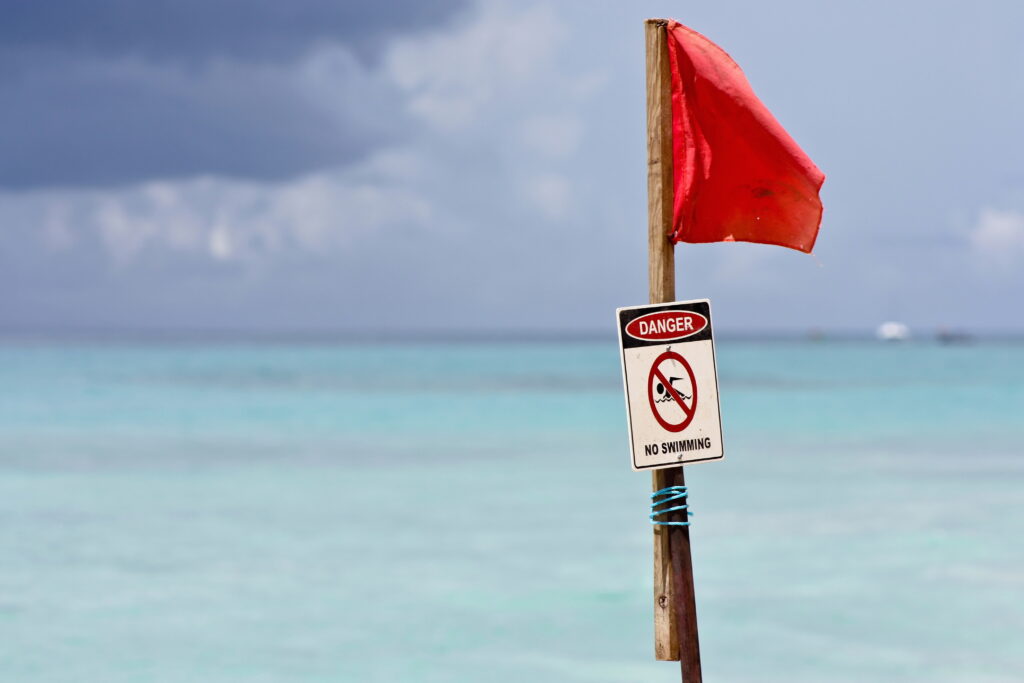 drapeau rouge baignade en mer