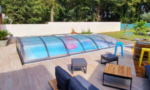 Lire la suite à propos de l’article Comment diminuer la condensation sous l’abri de piscine ?